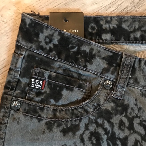 NWT black on gray velour floral detail skinnies. - Picture 4 of 7